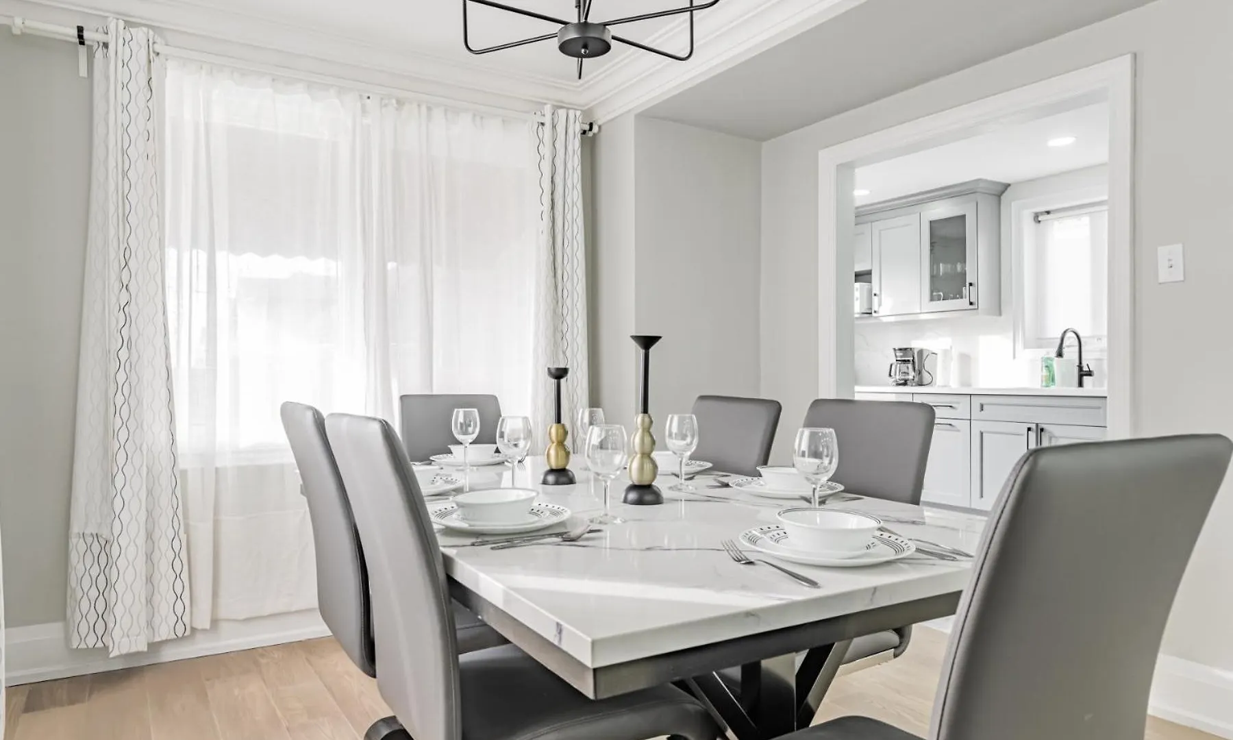 Villa Victoria Park Suite Toronto